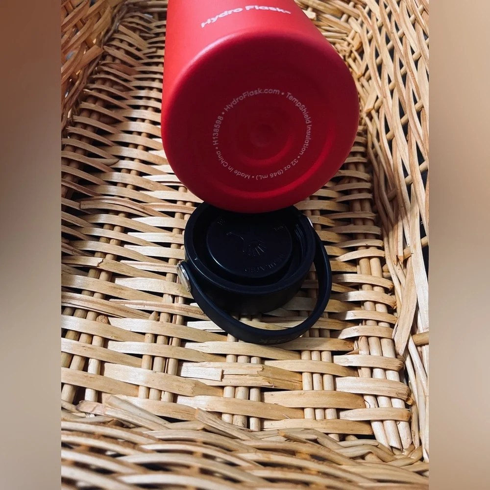 Hydro Flask - Picture 3 of 3